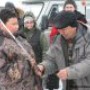 Раздача подарков молодым рабакам - сыну Афони Аржакова 2